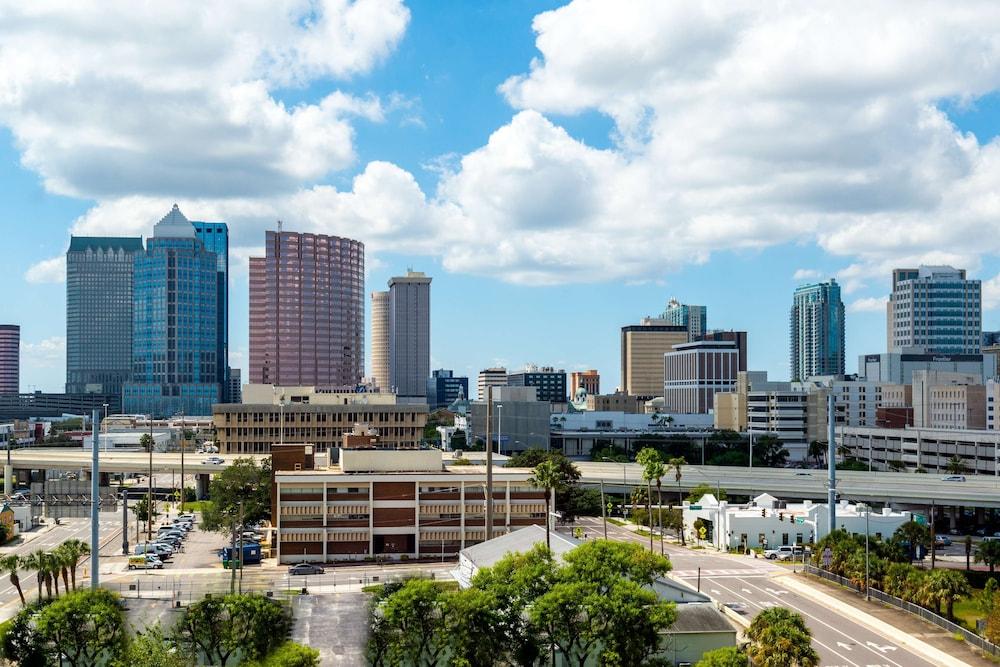 Hampton Inn Tampa Downtown Channel District Exterior photo